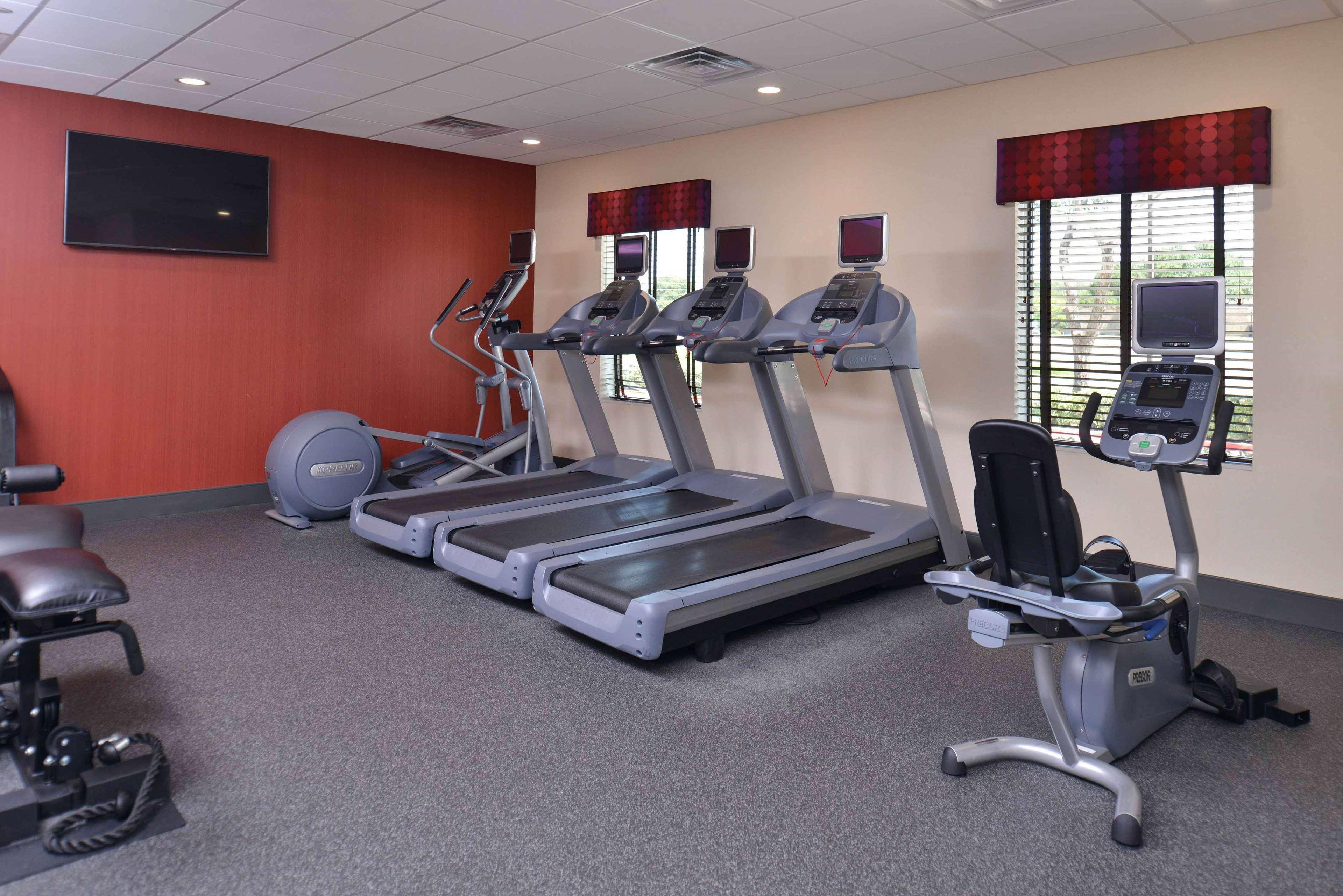 Hampton Inn & Suites Dallas Market Center Eksteriør billede