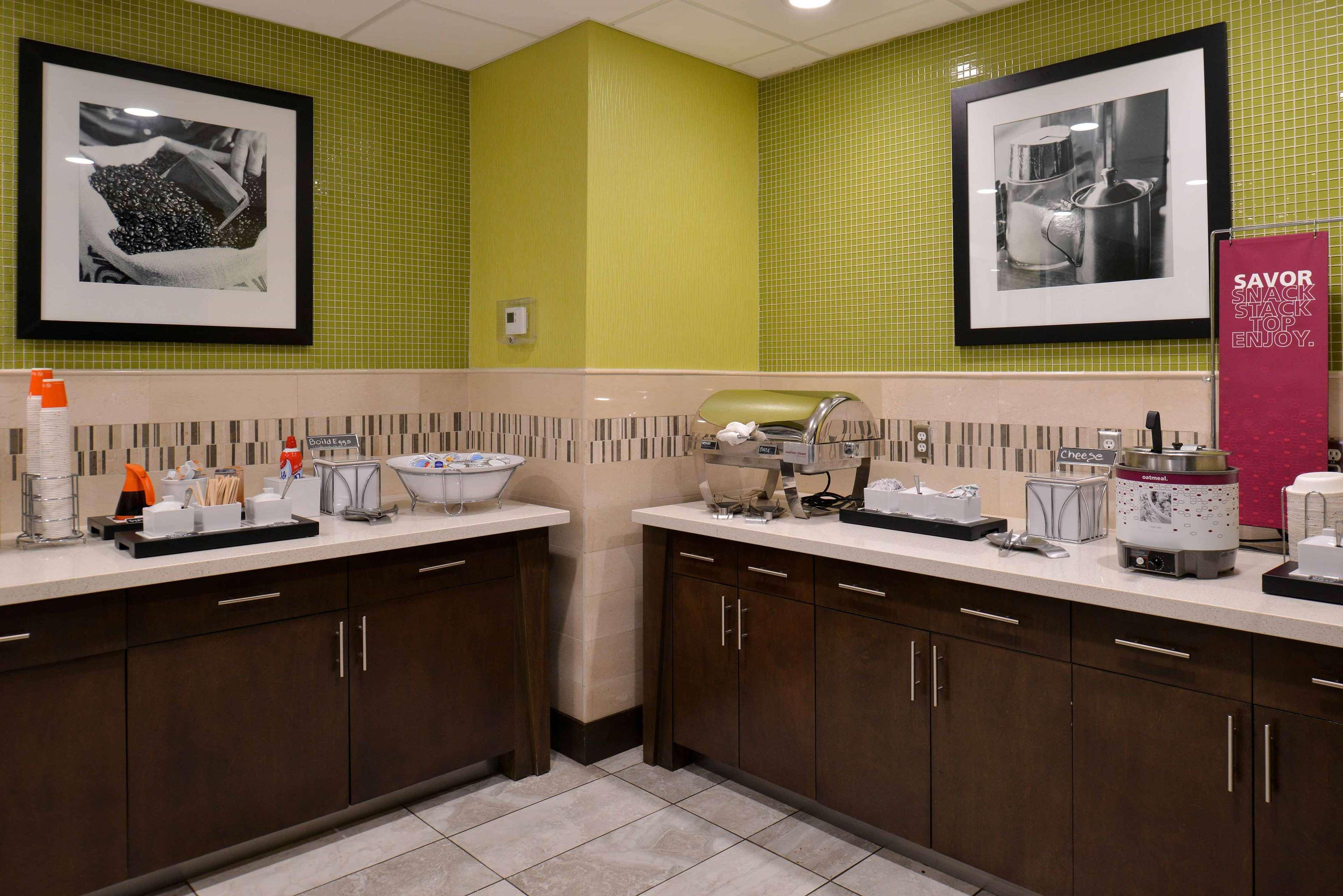 Hampton Inn & Suites Dallas Market Center Eksteriør billede