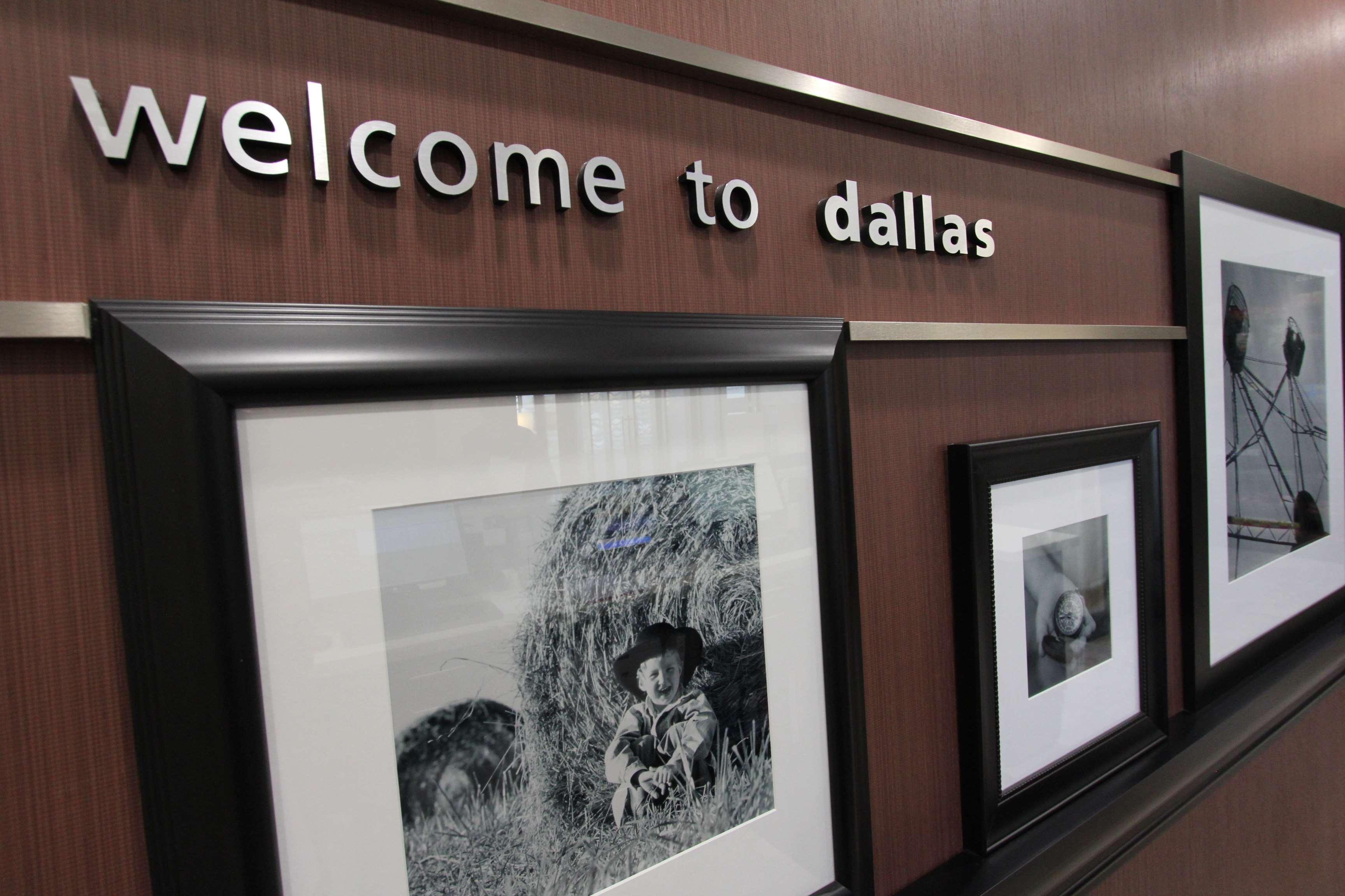 Hampton Inn & Suites Dallas Market Center Eksteriør billede