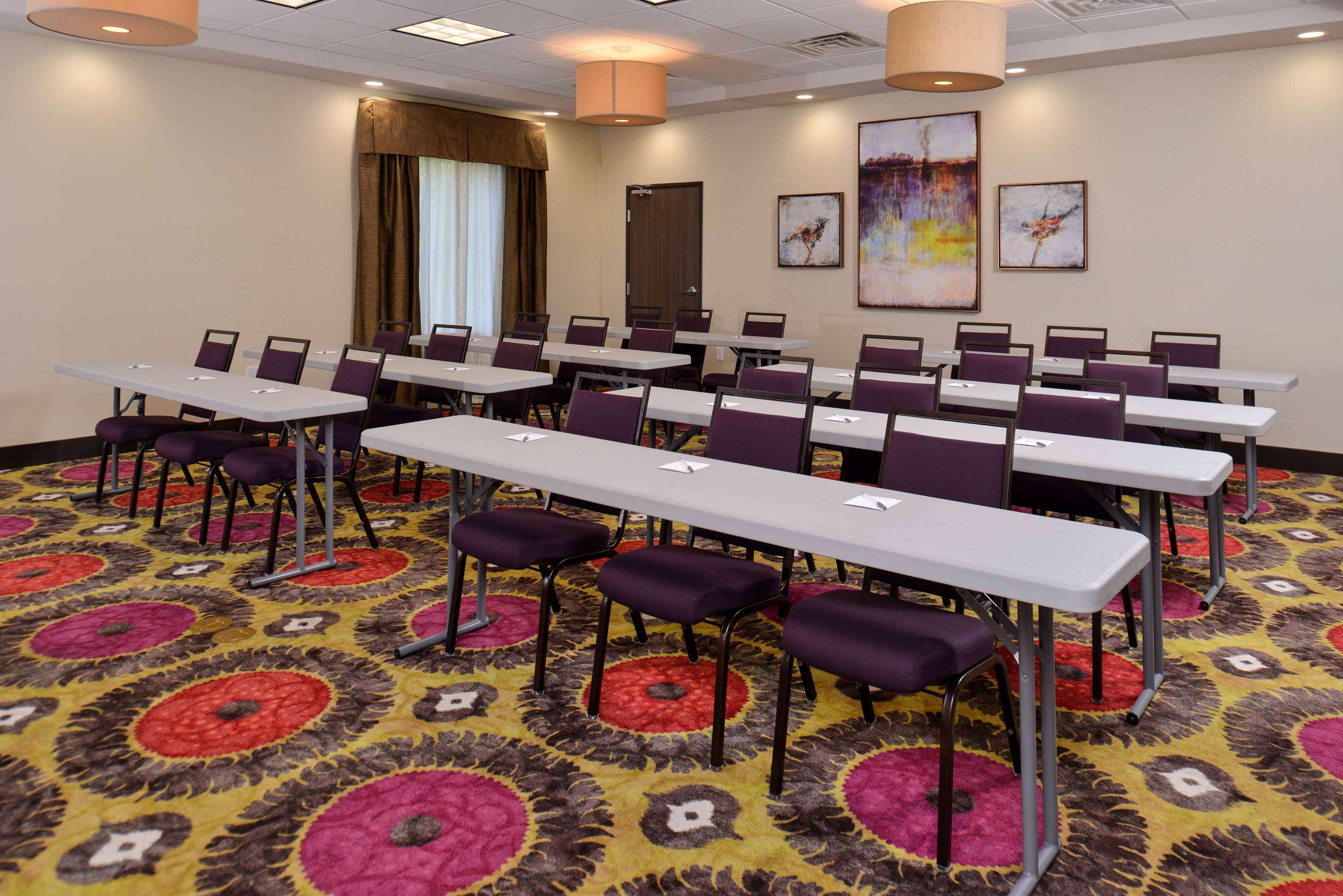 Hampton Inn & Suites Dallas Market Center Eksteriør billede