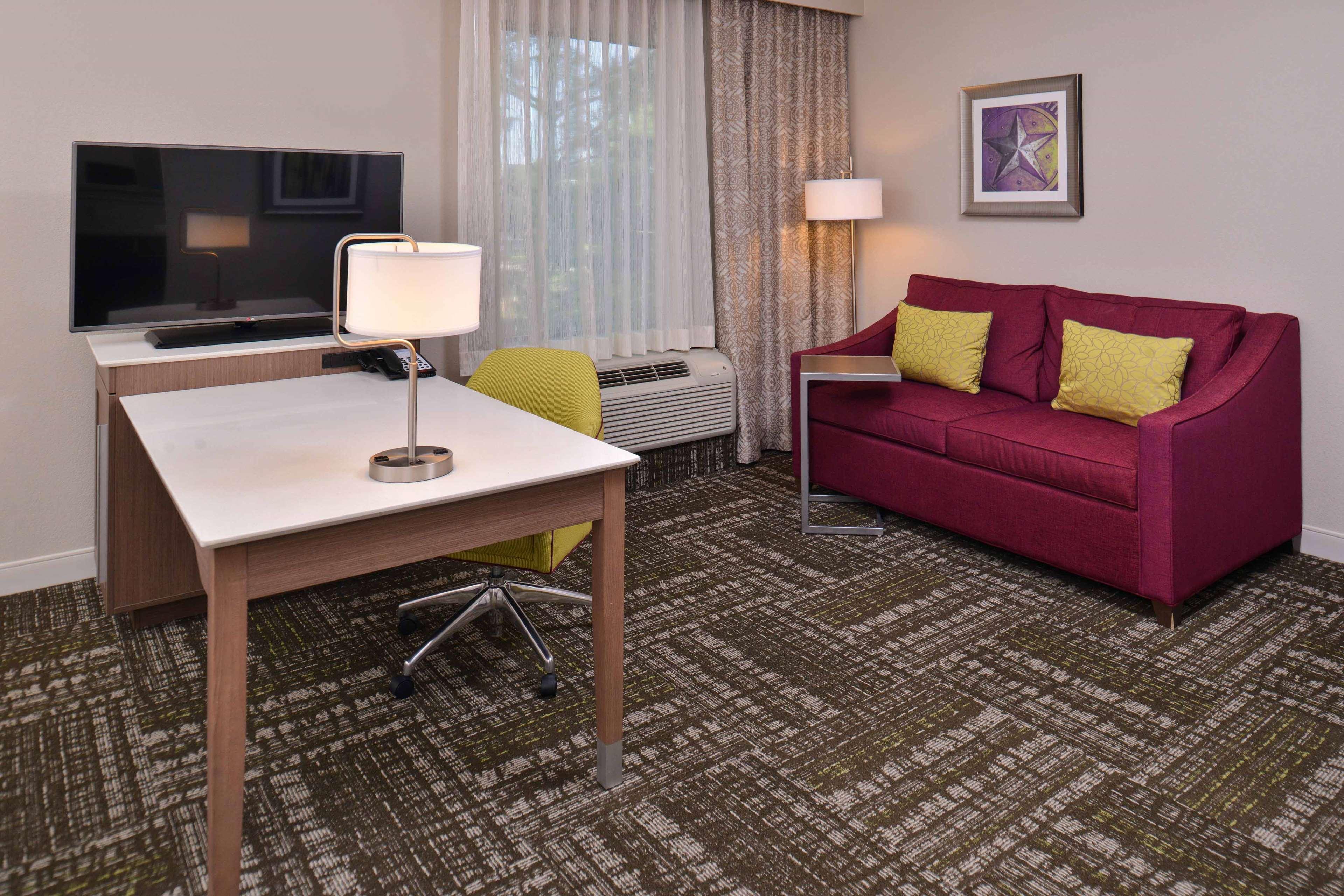 Hampton Inn & Suites Dallas Market Center Eksteriør billede