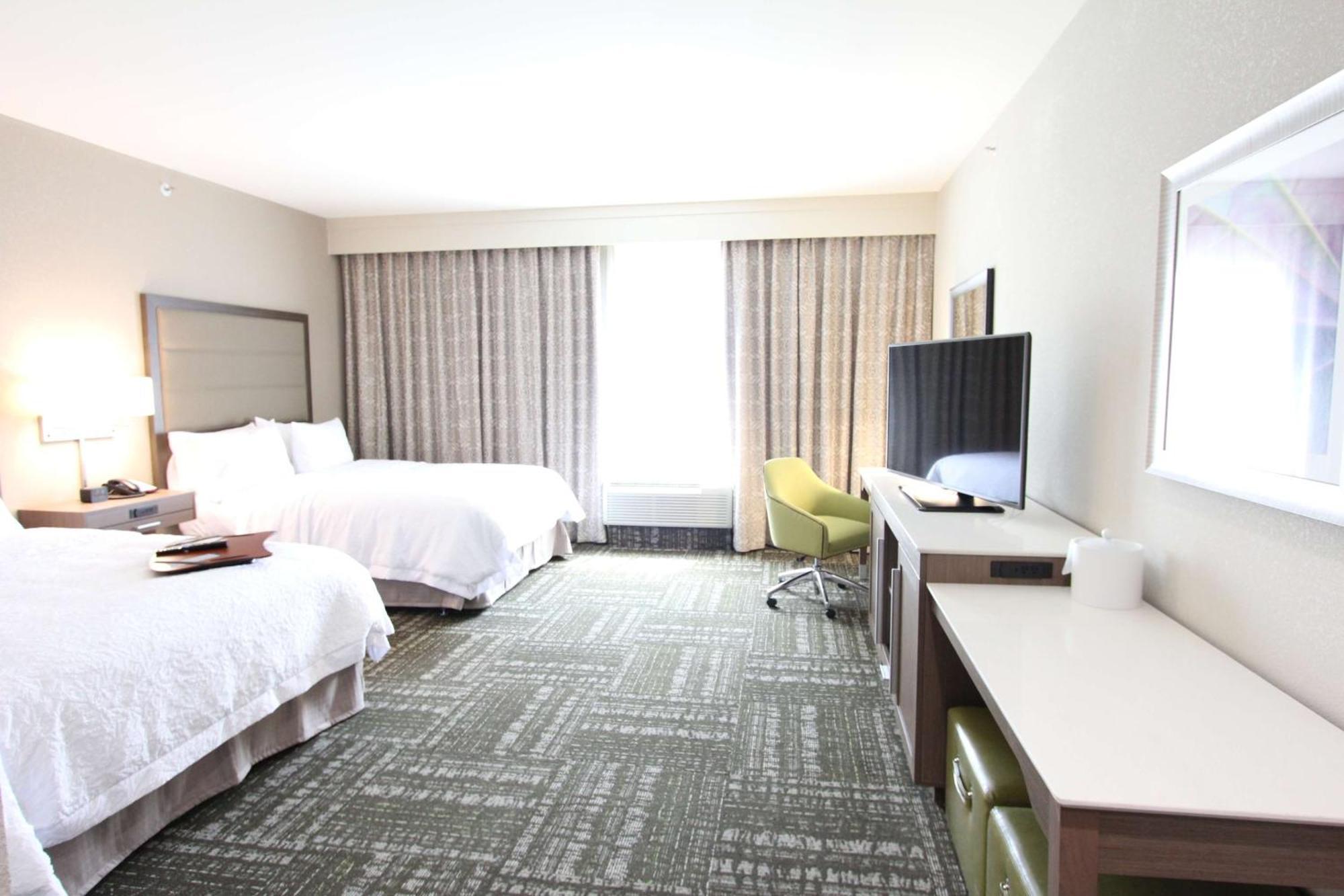 Hampton Inn & Suites Dallas Market Center Eksteriør billede