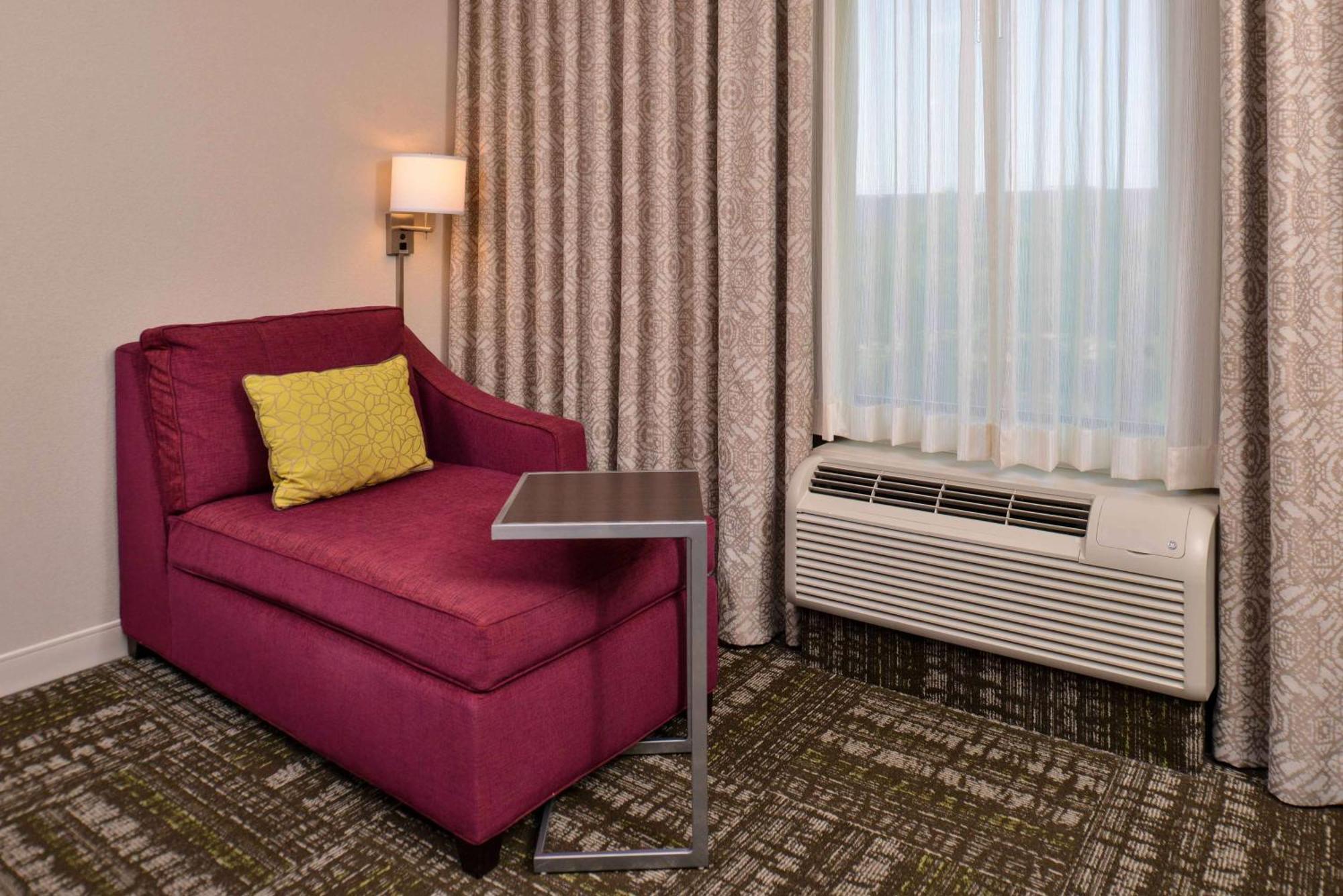 Hampton Inn & Suites Dallas Market Center Eksteriør billede